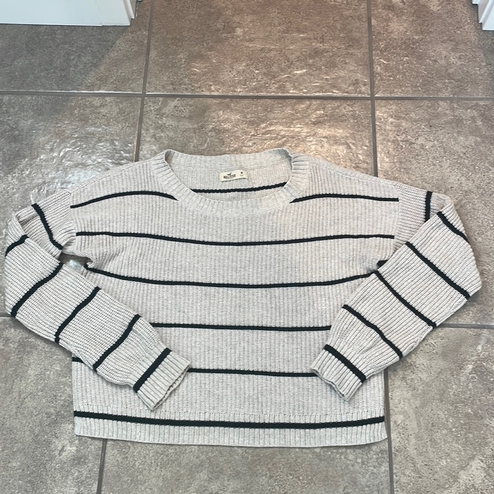 Hollister sweater